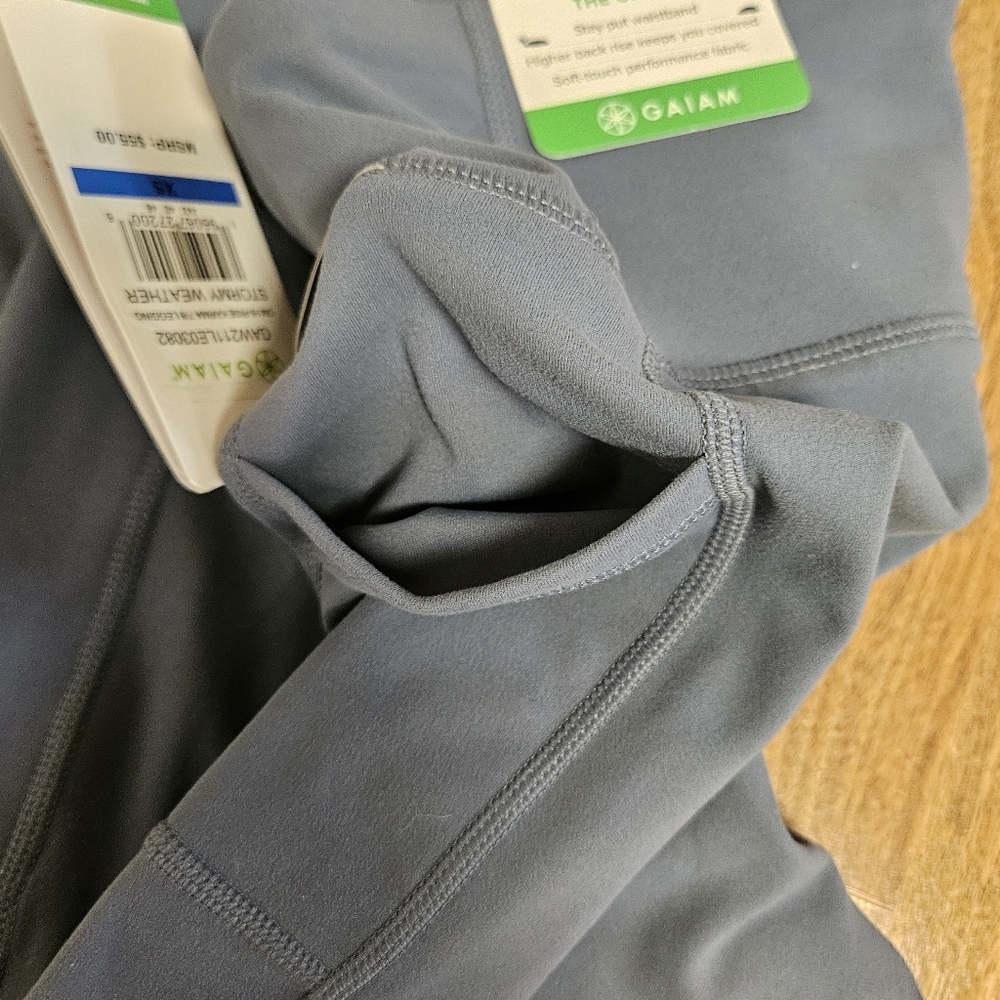 GAIAM NWT light blue women's XS leggings - Picture 3 of 6